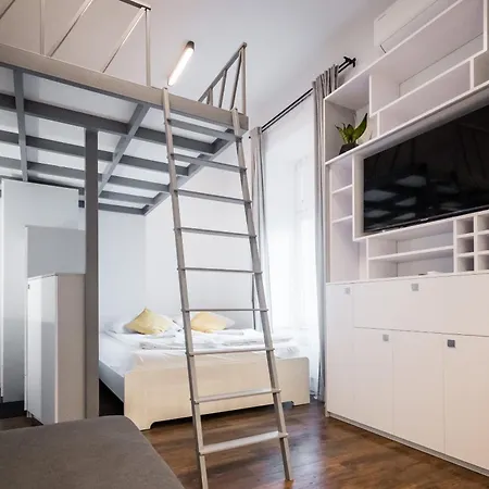 Old Railway Station View Lubicz Wawelofts Lejlighed *